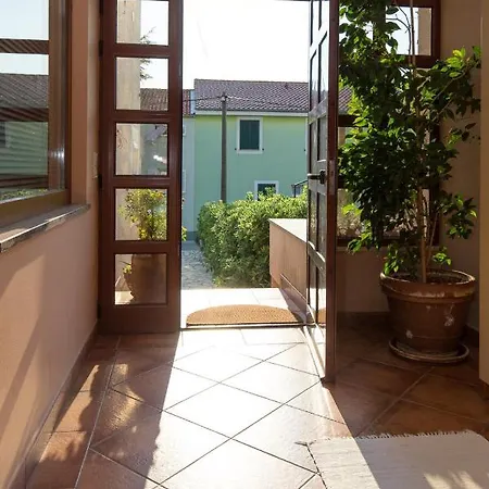 Apartament Mare *