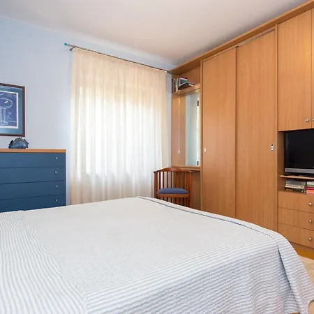 Mare Apartment *